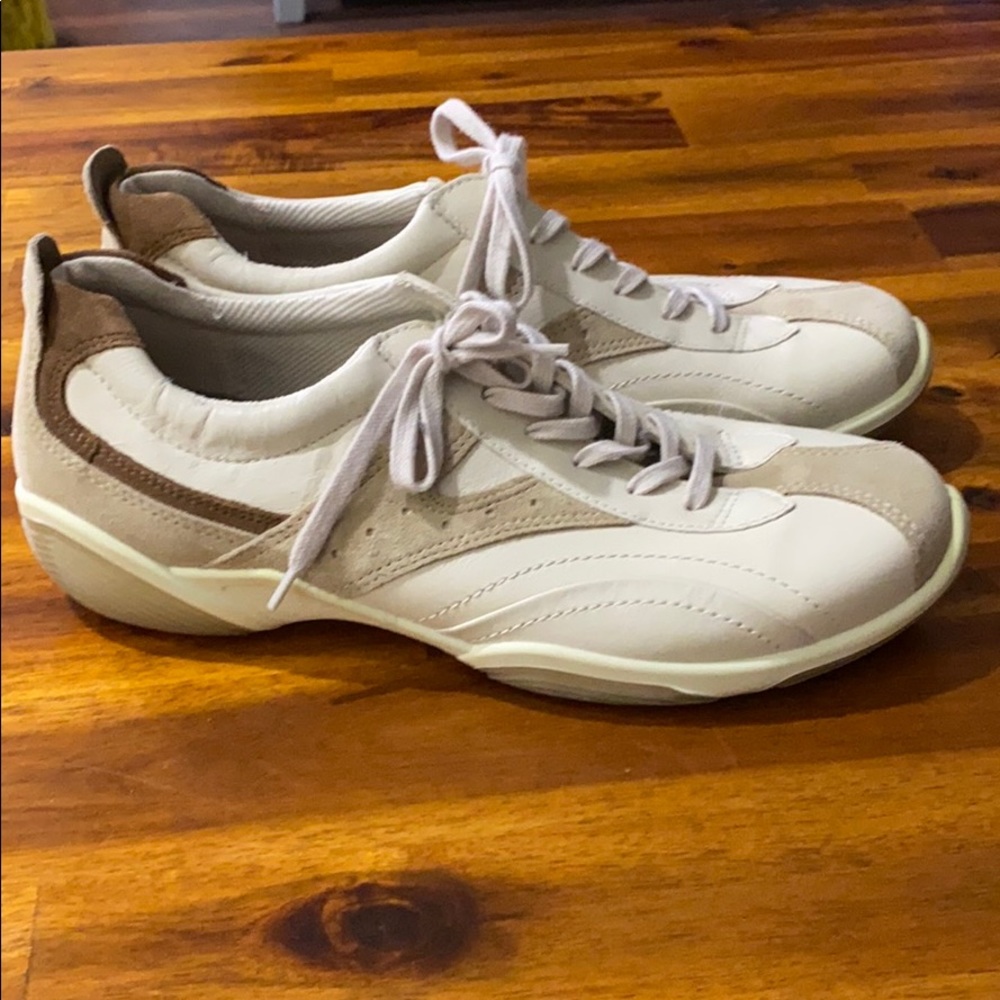 Ecco Women’s Sneakers Tan/Beige 39 NEW